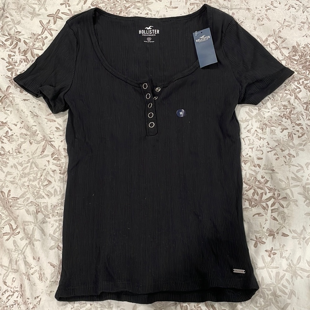 Black t-shirt